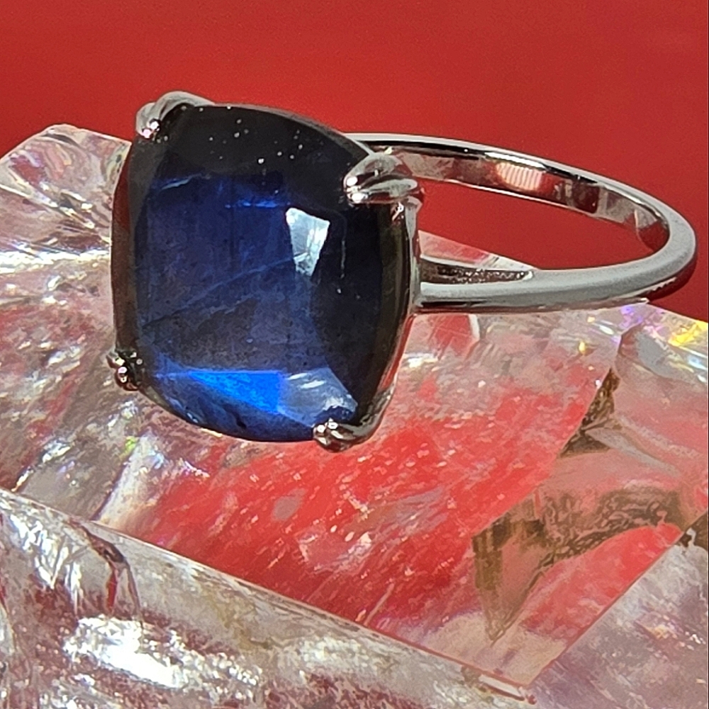 925 Sterling Silver Ring with Natural Labradorite 1.3x1.3cm Gemstone
